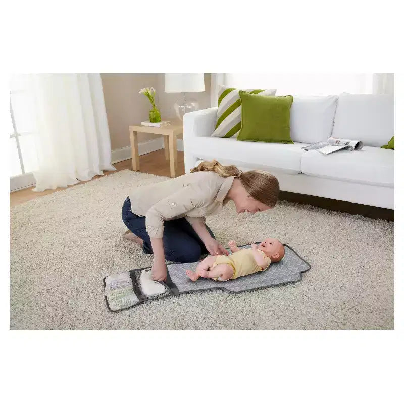 Parc Pack 'n Play Change 'n Carry : Roues verrouillables, Table à langer, Mobile pour bébé, Sac de transport