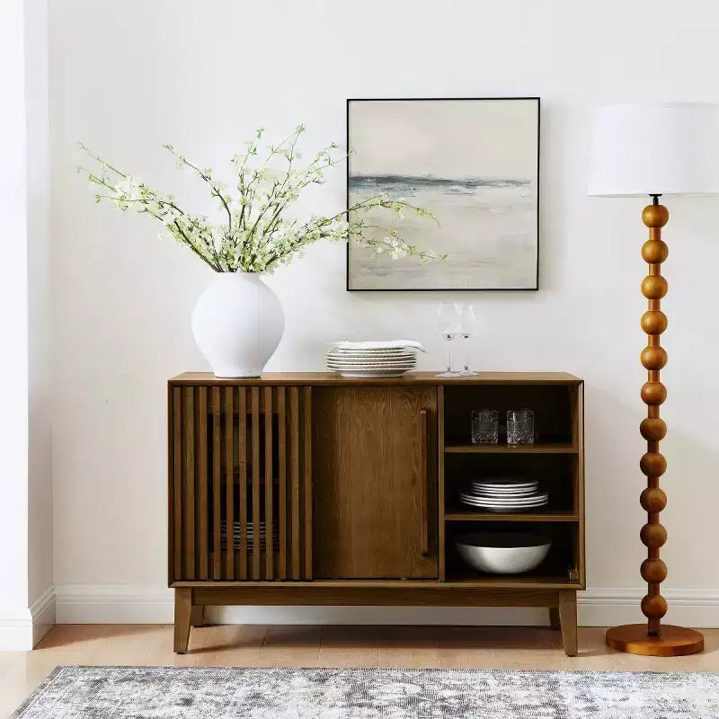 Meuble TV et buffet de rangement Mid-Century Modern de 47 po avec porte coulissante à lattes et pieds en bois massif