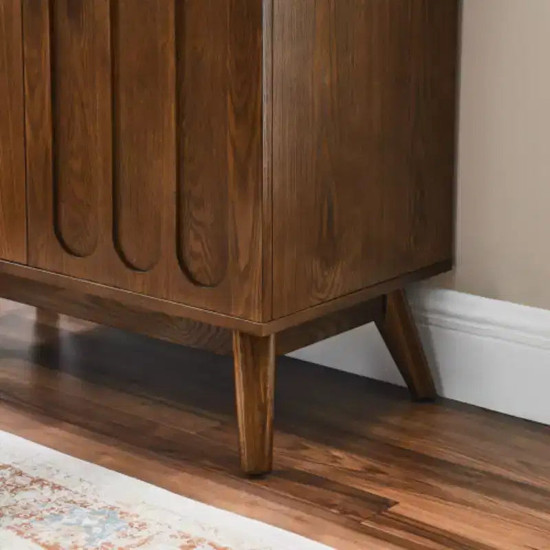 Meuble de rangement d'appoint cannelé de style moderne du milieu du siècle de 32 po, petit buffet à 2 portes avec pieds en bois massif et poignées dorées
