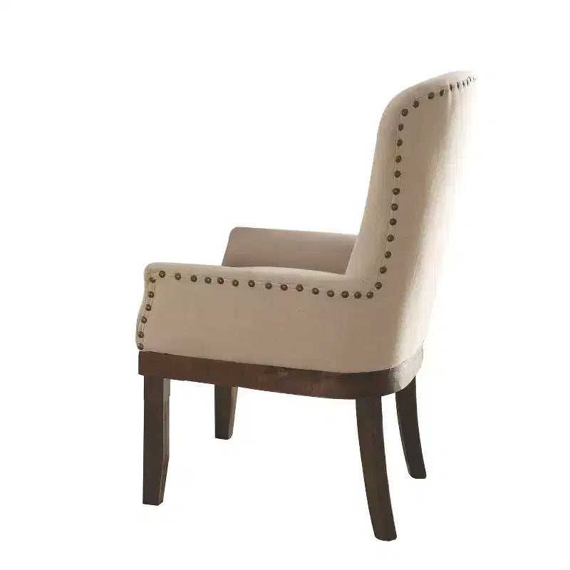 Chaise de salle à manger avec accoudoirs Salvage marron : revêtement en lin, clous décoratifs, cadre en bois