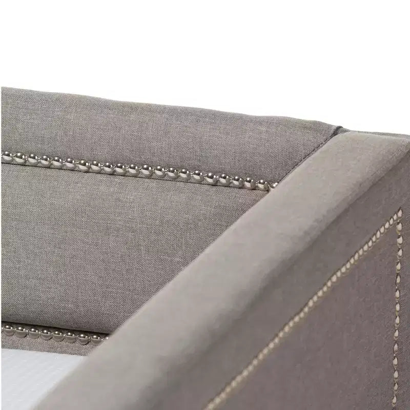 Canapé-lit gigogne double contemporain et moderne en tissu avec clous décoratifs et lit d'appoint escamotable, gris : Structure en bois d'hévéa